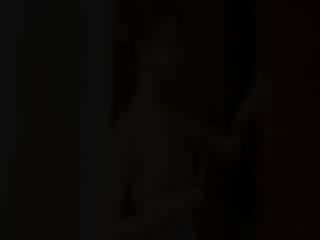 Один великий переривник в кицька і один в сідниці