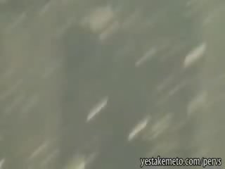 Голям бюст stunner заловени събличане и мастурбиране гадно хуй и ударих