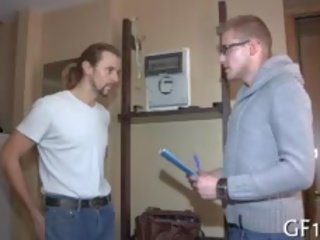 І потім bloke приймає його one-eyed неймовірно величезний