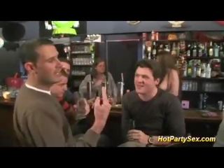 Груповий секс на в cocktail бар