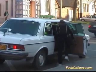 Реален задна седалка тийн майната