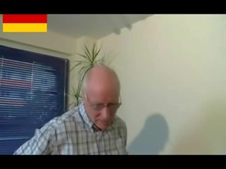 Немски дядо prepares млад любовница оказа на