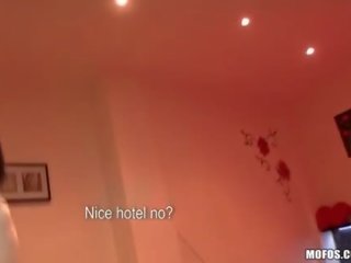 Голям бюст бонбонче прецака и jizzed за пари в брой