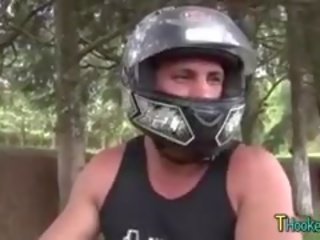 變性 街頭 女孩 picked 向上 上 bike