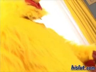 Brenda є на її коліна