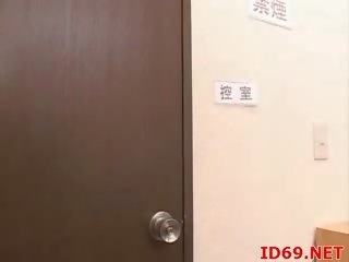 Jepang av model licks pecker