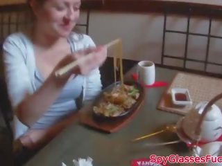 拉 欧元 damsel 捣烂 上 公 厕所