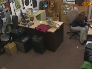 Foxy великий титьки бізнес дочка манда товчений в в pawnshop