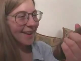 Изперкал brace лице кехлибар получава тя.