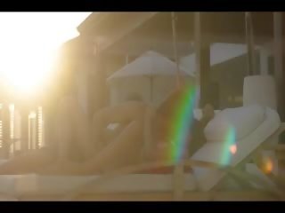 Градина секс клипс на maldives шезлонг