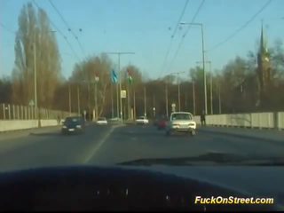 Солодка підліток сподобалося божевільна заднє сидіння ебать в мій