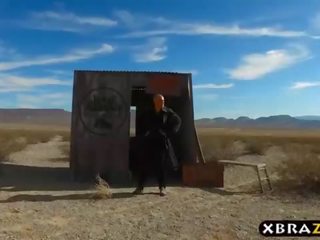 거대한 가슴 자동차 정비공 니키 벤츠 항문의 x 정격 비디오 에 그만큼 desert