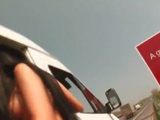 Брюнетка скитник давайки bj и получаване на влагалище прикован в а b