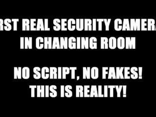 Привлекателен чешки тийн snooped в смяна стая!