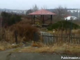 Вологий і дика публічний мінет