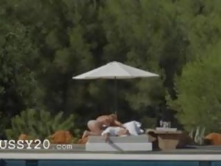 Вино шезлонг и изключителен мръсен филм