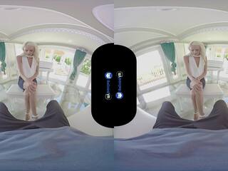 Flat-chested білявка goddess сподобалося має ваш one-eyed змія exploring її damp отвір