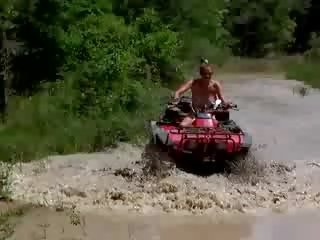 Naked atv03