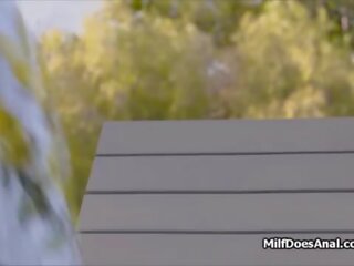 同 大 約翰遜 在 媽媽我喜歡操 neighbors 屁股