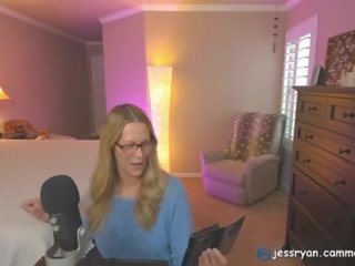 Милф camgirl окови райън дава един honest джонсън оценка jessryan&period;manyvids&period;com