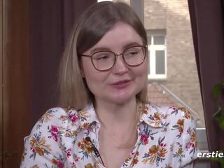 Сором’язлива емілі exposes нам для її дика сторона, hd ххх фільм 9e
