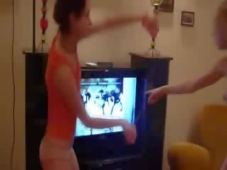 Две ултра невероятен гол танцуване lezzies