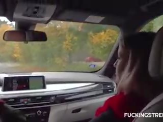 Чешки секси жени мотика нагоре и майната в публичен: мръсен видео 7г