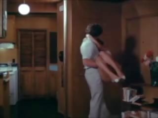 Oui, момичета (1982)