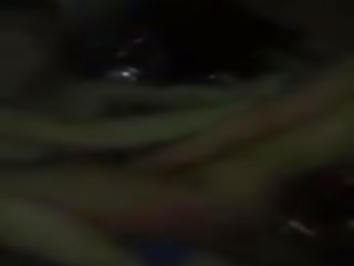 他們 took 一 女學生 在 該 俱樂部 persuaded 他 在 mzhm