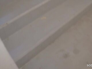 柏林 黨 年輕 女人 吸 陌生人 在 garage 前 去 到 床 pov