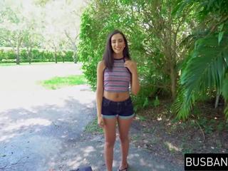 Невероятен млад латино подмамени в хардкор кола шибане