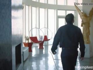 돌린 에 니콜 애니스톤 도착 엿 로 에이 경관