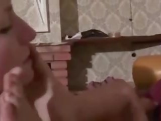 Брудна пута раб чистий латинка ніжки