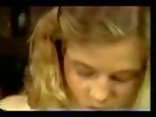 복숭아 솜털 1981: 무료 xczech 트리플 엑스 영화 표시 가전