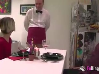 선택적인 suicide lassie 과 라틴어 정부 씨발 diner.