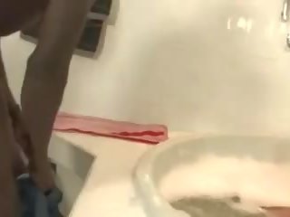 Berambut lebat si rambut perang yg boleh kawin dalam bilik mandi, percuma dewasa klip klip a4