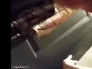 美洲狮 妻子 性交 在 国家 酒吧 浴室: 自由 高清晰度 脏 电影 69