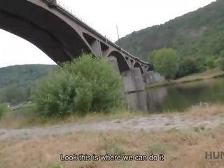 Hunt4k. труден ученик forces lad към продажба сладъл путка на негов млад дама