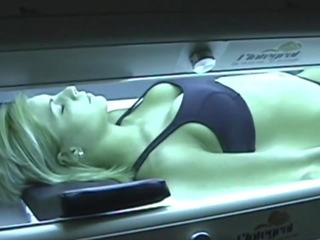 Пердіння на в tanning ліжко, безкоштовно приниження hd для дорослих відео 86