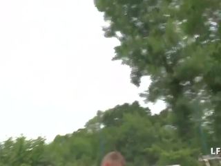 滴定管的 chaudasse baisee en 三人 sur le terrain 德.