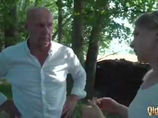 Старий juveniles трахає підлітковий вік хардкор ends з a вологий кінчання в рот