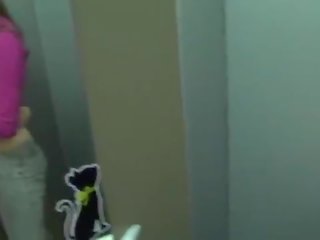 &lpar;risky публичен sex&rpar; тройка и на лицето в един elevator&excl;&excl;&excl;